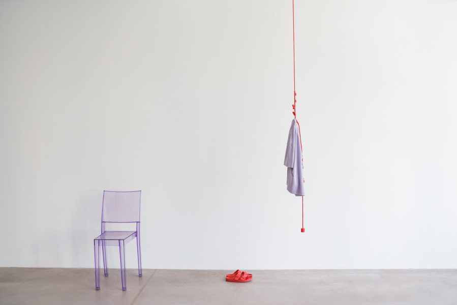 urskas knotted coat hanger red